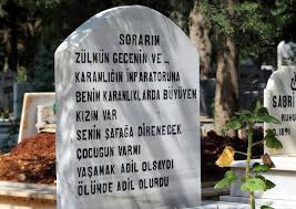 İnsanoğlu beşikten mezara hayatın her alanının edebiyatını da yaratmış durumda, akıp giden zamana paralel olarak. Mezar Tasi Yazilari Toplumun Tarihini Anlatiyor
