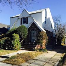 4 bedroom (s) 3 bathroom (s) 2,380 sqft. Fresh Meadows Ny Real Estate Homes For Rent Parkside Realty