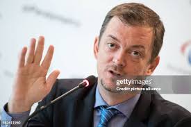 2,944 Andrew Becker Stock Photos, High-Res Pictures, and Images