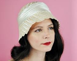 Vintage 1960's Cream Wool Felt Floral Applique Peachbasket Bucket Hat With  Ribbon Band