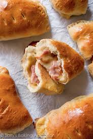 Looking for something different for lunch? Homemade Ham Cheese Pockets