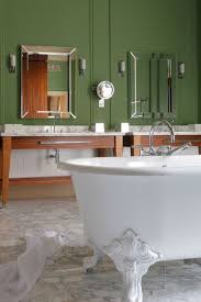 Couleur Peinture Maison Pourquoi On Aime Le Vert Salle De Bains Kaki Salle De Bain Salle De Bains Contemporaine