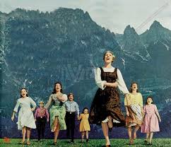 Negli anni trenta, un colonnello austriaco assume per i suoi numerosi figli orfani di madre una. Tutti Insieme Appassionatamente Musica Scuola