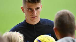 Latest news and rumours on declan rice, an english professional footballer who plays for west ham united, and also plays for the england national team. Chelseas Jungstar Mason Mount Tranen Wegen Rice Des Vaters Ansage Missachtet Goal Com