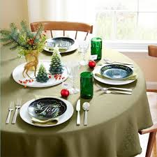 Dining room will be the center point to do the gathering with the families in the holidays. 39 Christmas Table Decorations 2020 Holiday Centerpiece Ideas