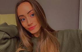 Nicole Reitz's Instagram, Twitter & Facebook