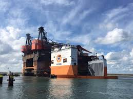 Is a leading global dredging and offshore contractor and maritime services provider. Beleef Boskalis On Twitter The Boskalis Heavy Transport Vessel Dockwise Vanguard Successfully Loaded Heerema S Semi Submersible Crane Vessel Hermod Https T Co Q87rfqy4ub