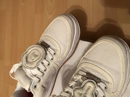 Mittlerweile stehen aber auch modebewusste männer dem weiblichen geschlecht in dieser hinsicht in. Knickfalten Bei Nike Schuhen Vorne Schuhe Knick
