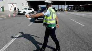 Ofertas de emprego novas para motorista de autocarros. De Carro Autocarro Ou Aviao Portugueses Em Franca Hesitam Em Viajar Para Portugal