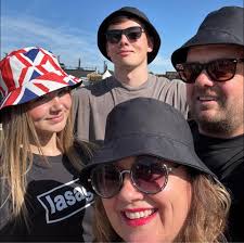 Girls tag rugby (not contact) are there any clubs in the area for over 12s?