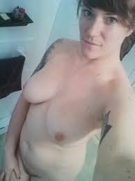 Natural 36D wants to show off Porno Photo - EPORNER