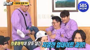 Selain permainan yang menyenangkan, aksi maupun tema running man di setiap episode memang selalu buat kita ngakak. 18 Episode Running Man Terlucu Dijamin Ngakak Roomme