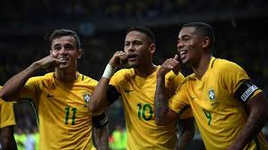 Sebanyak sembilan tim yang menjadi pemuncak klasemen di grup a hingga grup i telah mendapatkan satu tiket ke rusia pada tahun depan. 32 Negara Yang Lolos Piala Dunia 2018