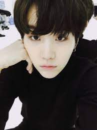 Resultado De Imagem Para Min Yoongi Black Hair Selca Bts Yoongi Yoongi Selcas Yoongi