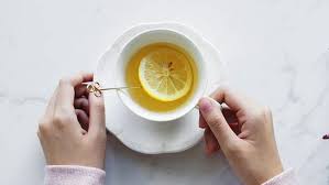 Teh seperti halia, lemon dan madu boleh menghilangkan rasa dahaga anda, membantu dalam merawat penyakit dan memberi tenaga tambahan. Lemon Tea Madu Hangat Resep Segar Pereda Flu Lifestyle Liputan6 Com
