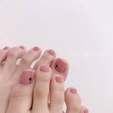 He dictates simple and uncomplicated ideas, which even novices in nail art will cope with. 40 Cute Toe Nail Designs
