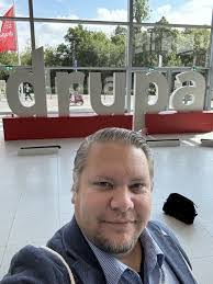 Kimberly Bouton's Instagram, Twitter & Facebook