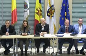 La nici o săptămână de la lansare videoclipului piesei, „peste prut, la răsărit a devenit foarte popular, fiind vizionat de 14 mii de utilizatori pe youtube, transmite tvr moldova. Cum A Intrat Romania In Capcana Celei Mai Mari ManipulÄƒri RuseÈ™ti OrchestratÄƒ Peste Prut Axa Bucuresti ChisinÄƒu Moscova Podul