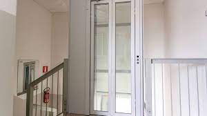 Se vi state chiedendo quanto costa un mini ascensore , vi diciamo che il. Montacarichi Per Le Persone Disabili Prezzi E Definizioni Kone Motus