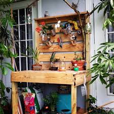 Grosser Pflanztisch Aus Holzbrettern Pflanztisch Diy Paletten Pflanzen