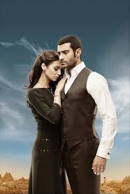 Murat ünalmış, uzun yıllardan bu yana sürdürdüğü oyunculuk kariyerinde birçok başarılı yapımın içerisinde yer almıştır. Bild Zu Murat Unalmis Bild Birce Akalay Murat Unalmis Filmstarts De
