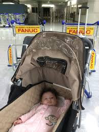 Sebenarnya saya masih punya stroller dengan kondisi cukup bagus sih, tapi tetap saja kalau liat stroller tuh bawaannya pengen cari lagi merk ini dia hasil perburuan merk stroller perlengkapan bayi. Memilih Stroller Bayi Cheap Online