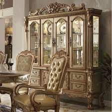 Lemari Hias Mewah Welliver Kayu Jati Tradisional Ini Mencerminkan Detail Yang Sangat Dekoratif Meja Alas Kaki Cakar Ke Acme Furniture China Cabinet Furniture