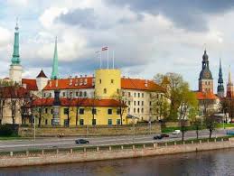 Hlavní město lotyšska riga se rozkládá při ústí řeky daugavy do rižského zálivu v baltském moři a vždy patřila k největším riga. Vlajka Lotysska Hlavni Mesto Nejvyssi Hora Rozloha Ck Mundo