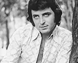He is an actor, known for amándote (1988), amándote ii (1990) and dr. Vewt Jbwxsl Bm