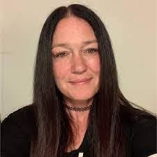 Dawn Hiller's Instagram, Twitter & Facebook