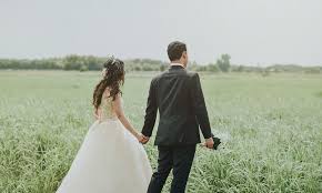 Anda boleh pilih sama ada nak custom baju pengantin sendiri, sewa ataupun beli sahaja yang bagi yang nak custom sendiri, anda perlu consult tukang jahit terlebih dahulu mengenai masa yang diperlukan untuk menjahit baju pengantin tersebut. 7 Panduan Memilih Gaun Pengantin Sesuai Bentuk Tubuh Bukareview