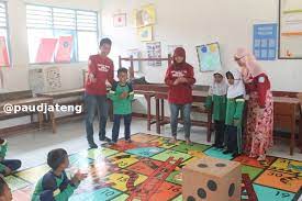 Permainan ini boleh melibatkan semua pelajar dalam satu kumpulan. Menata Lingkungan Ruang Belajar Di Dalam Indoor Paud Paud Jateng