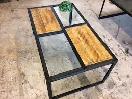 epingle sur mesa auxiliar