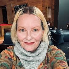 Shannon Moe's Instagram, Twitter & Facebook