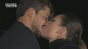 Uomini e donne: tra Paolo e Angela prima sembra amore, poi...