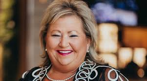 Amy Worth Receives 2022 President's Award from the Realtor Association