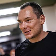 Instructors And Clubs