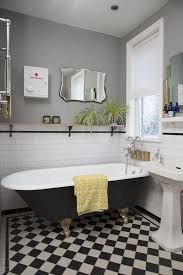 Black And White Checkered Bathroom Decor How To Decorate The Retro Bathroom Decorating Ideas In Addition To 80 Inspiring Photos In 2020 Retro Bathrooms Retro Bathroom Decor Bathroom Interior Design