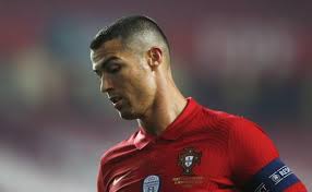 El francés cayó en el área tras un leve contacto del lateral. Portugal Hoy Futbol