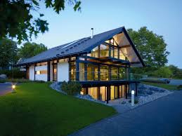 Aufbau eines huf hauses art 5 mit einer zeitraffer kamera aufgenommen. Musterhaus Huf Haus Art 5