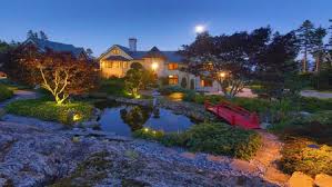 John travolta's home at jumbolair. Former Midcoast Mansion Owner Sues Auctioneer Who Sold It For Mere 1 4 Million Wgme