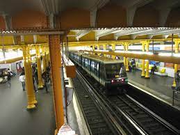 Sur ce plan vous découvrirez les 4 lignes du métro de lyon (représentées par des couleurs et lettres différentes) ainsi que les 42 stations. Datei Ligne 1 Gare De Lyon 3 Jpg Wikipedia