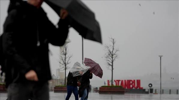 İstanbul’da yarın okullar tatil mi? 15 Ekim perşembe okul var mı?