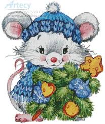 Some cross stitchers love to plan their christmas sittching throughout the year; Artecy Cross Stitch Christmas Mouse Cross Stitch Pattern To Print Online