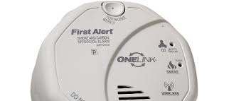 If you do not see the red light flashing, change the batteries in the alarm immediately. My Home S First Alert Onelink System For Smoke And Carbon Monoxide Detection Includes Voiced Warnings With Optional Smartphone Alerts Tinkertry It Home