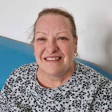 English) Vicky Redmond