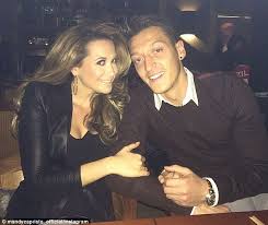 Dejan kulusevski came through the youth ranks at atalanta. Mesut Ozil Fan Sat Behind Him And Girlfriend Mandy Capristo In Bar Daily Mail Online