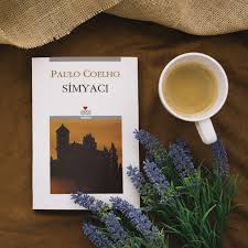 Simyacı, i̇spanya`dan kalkıp msır piramitlerinin eteklerinde hazinesini aramaya giden endülüslü çoban. Simyaci Paulo Coelho Kitap Yorumu Ve Alintilar Vetibbiyeli Konustu
