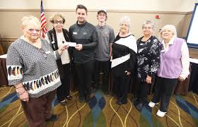 Rambling Rovers honor CDA Inn servers