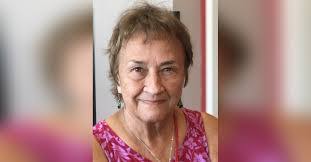 Amy Carman's Instagram, Twitter & Facebook